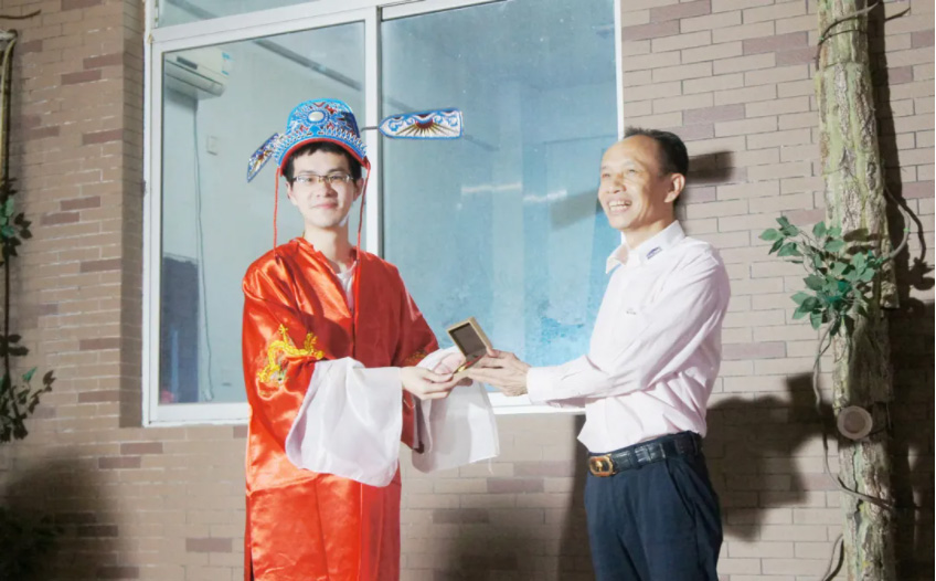 黨建進(jìn)行時(shí)：“泉心全意，工力同心”博餅活動(dòng)凝聚人心，和諧友愛！